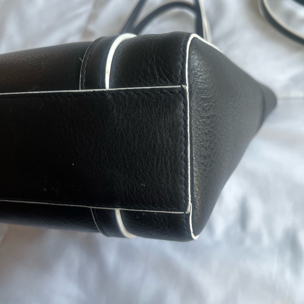 Authentic Balenciaga Black Leather Tote - Picture 5 of 5